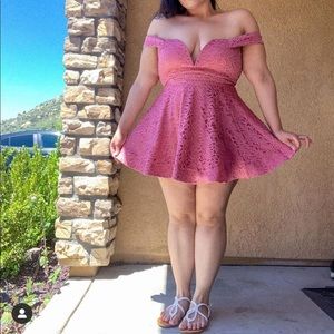 Mauve off the shoulder mini dress 👗💕